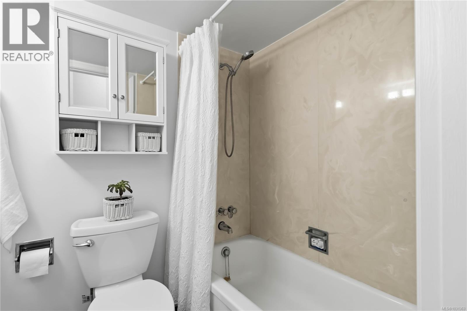 #1007 647 MICHIGAN ST - 20