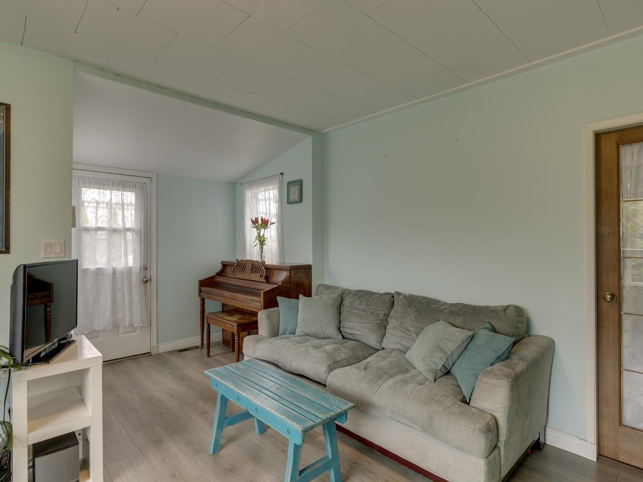 7650 TAULBUT STREET — photo 8
