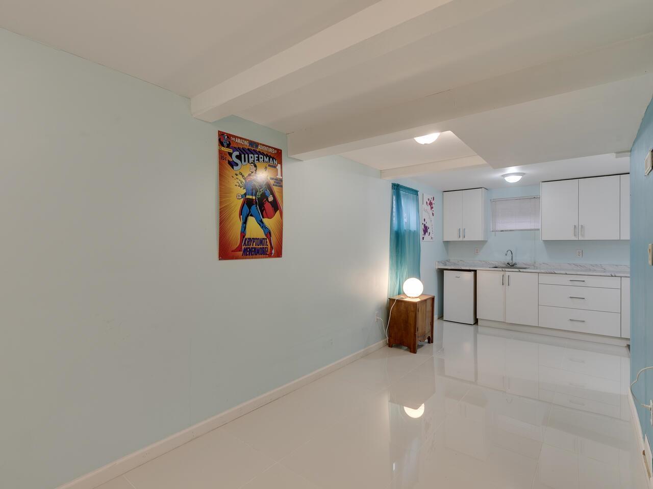 7650 TAULBUT STREET — photo 26