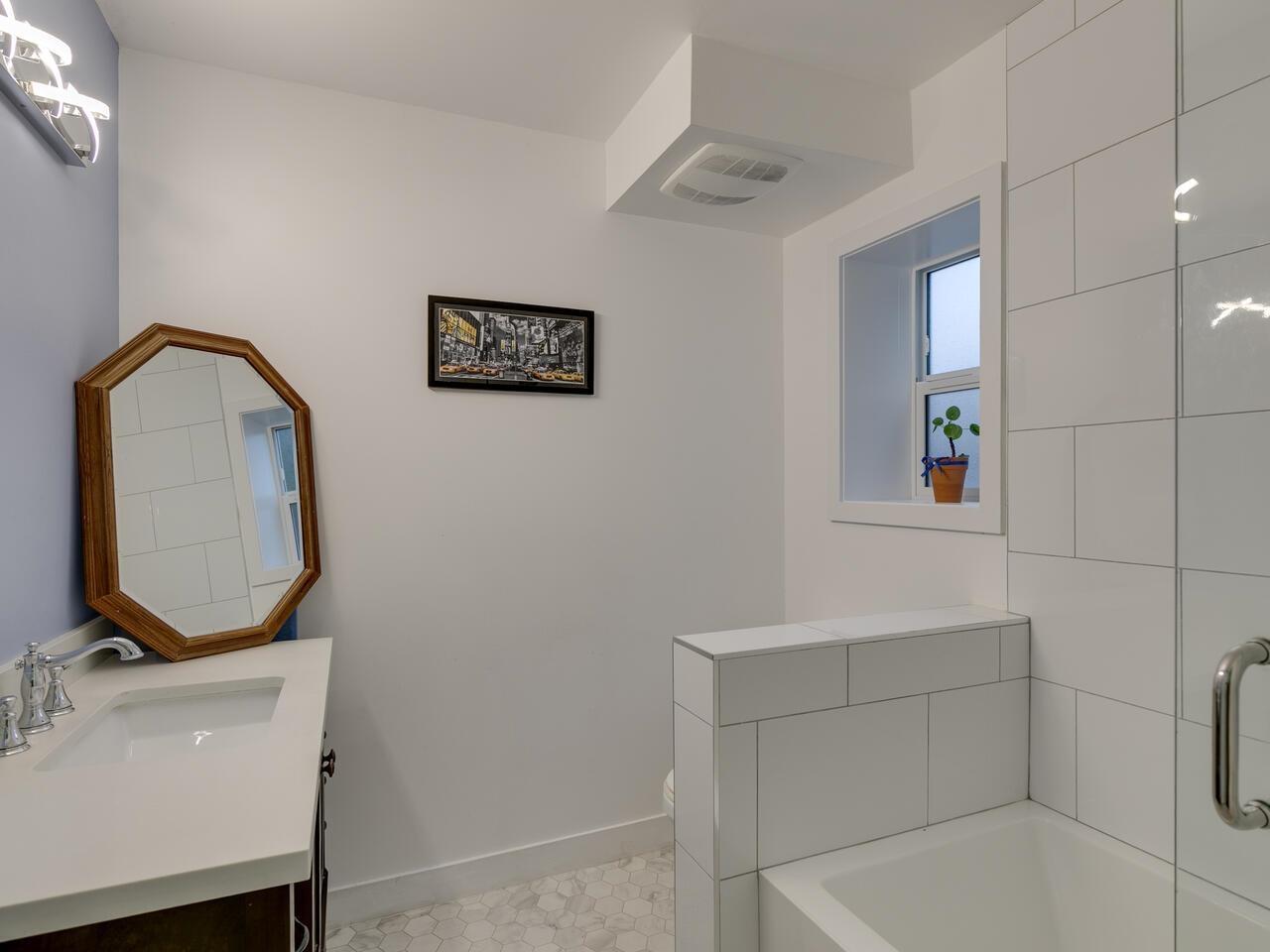 7650 TAULBUT STREET — photo 19