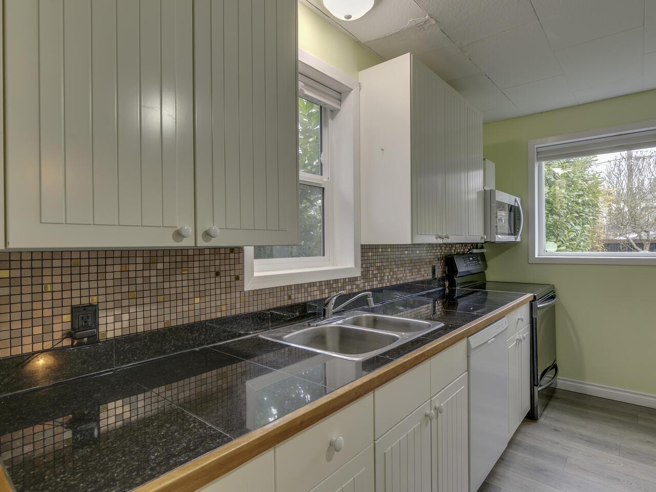 7650 TAULBUT STREET — photo 17