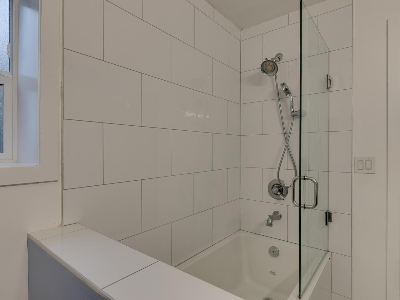 7650 TAULBUT STREET — photo 20