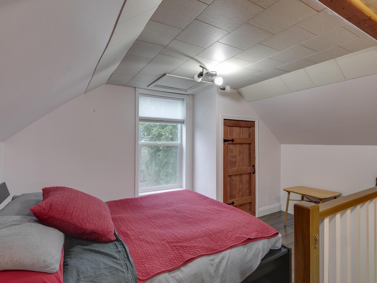 7650 TAULBUT STREET — photo 21