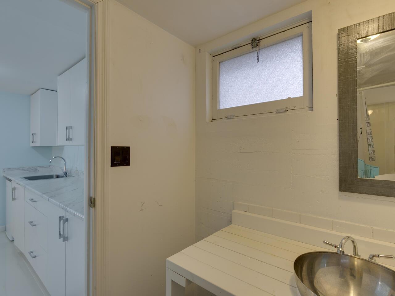 7650 TAULBUT STREET — photo 33