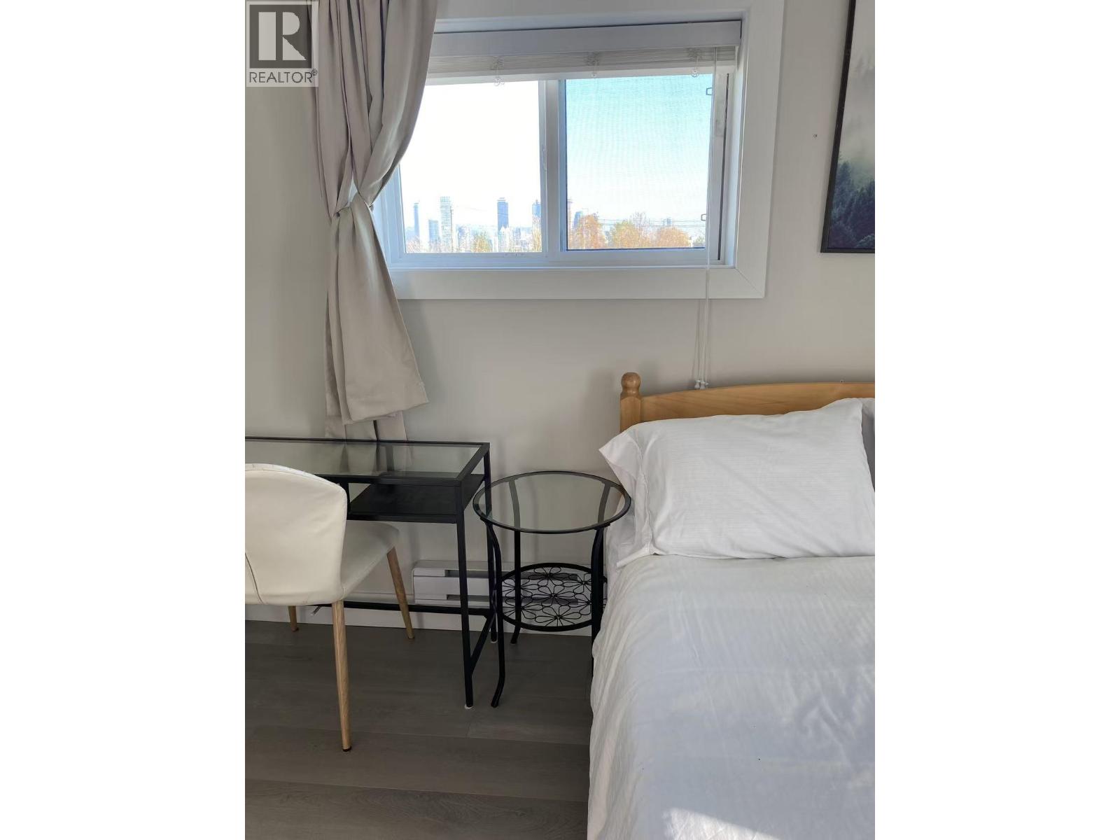 2 Bed, 2 Bath House for Rent in Vancouver – Laneway House 3254 E 6TH AVE, Vancouver - Image 6