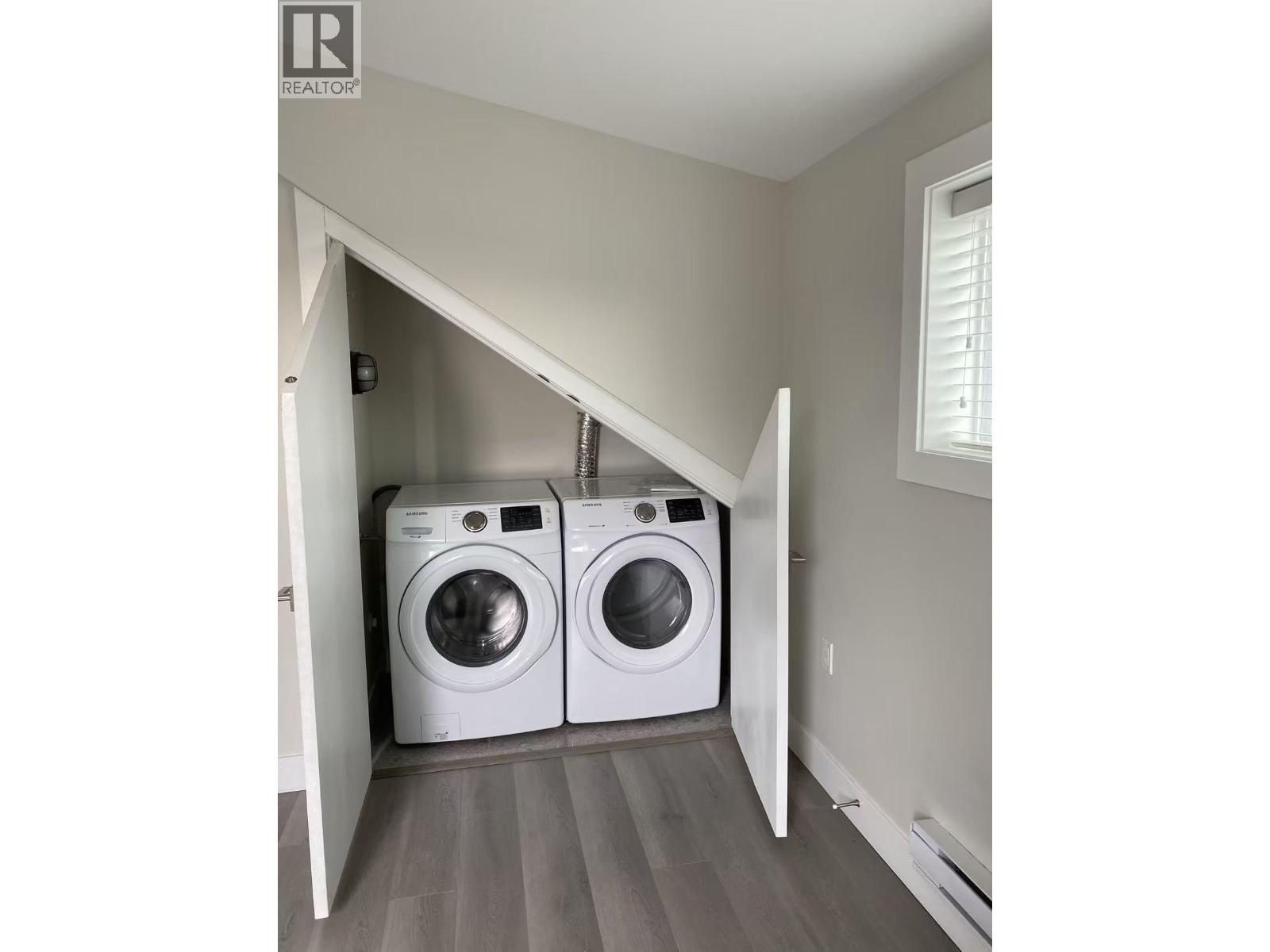 2 Bed, 2 Bath House for Rent in Vancouver – Laneway House 3254 E 6TH AVE, Vancouver - Image 9