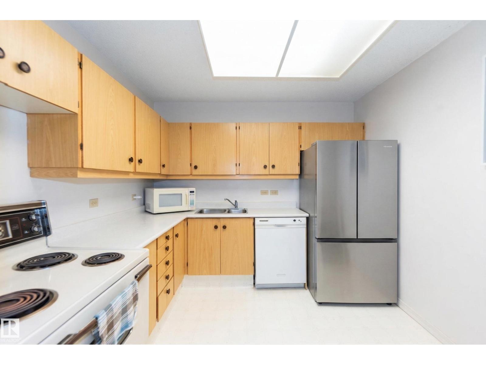 #1004 11027 87 AV NW, Edmonton
