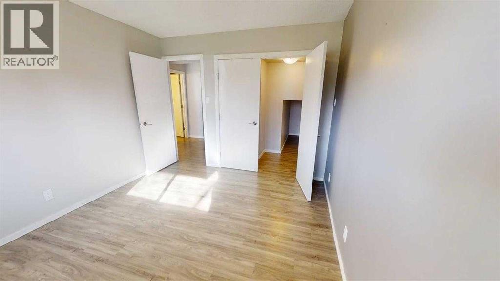 #55 5 ACADIA ROAD W - 14