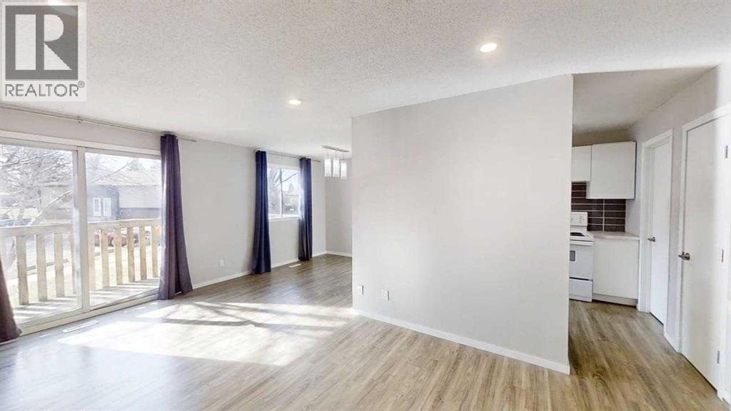 #55 5 ACADIA ROAD W - Image 2