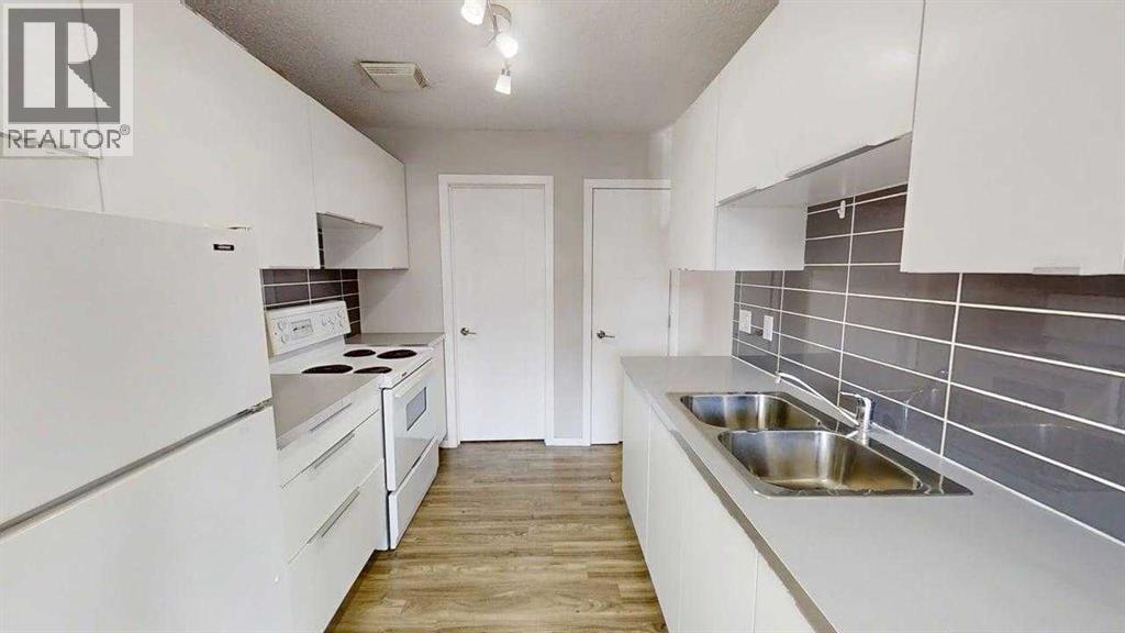 #55 5 ACADIA ROAD W - 7