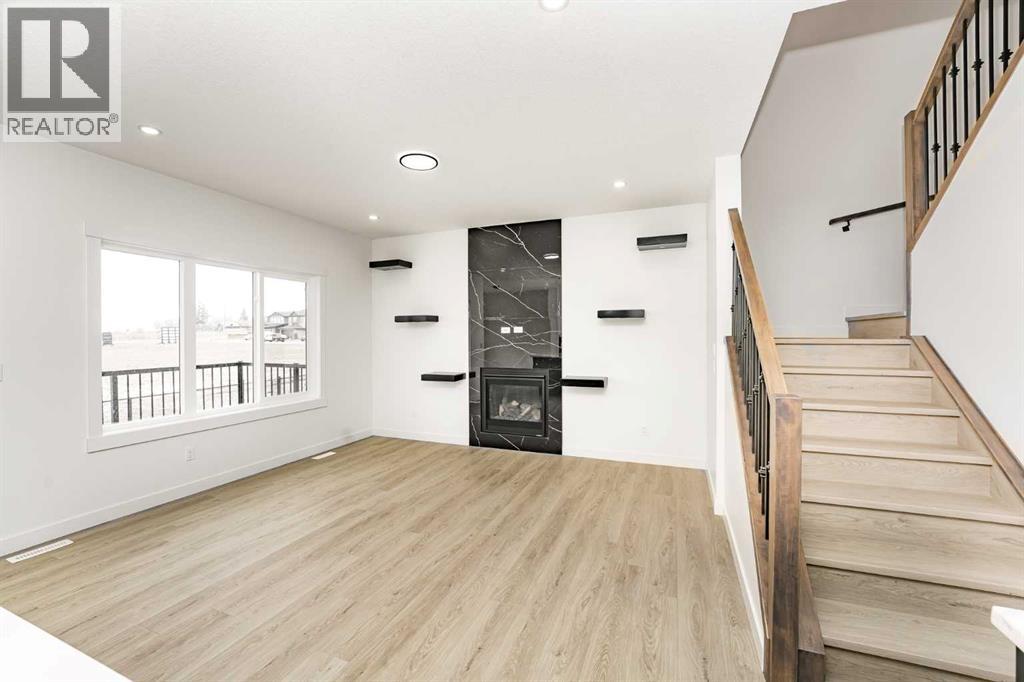 182 LAKEWOOD CRESCENT - 10