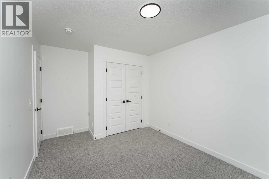 182 LAKEWOOD CRESCENT - 18