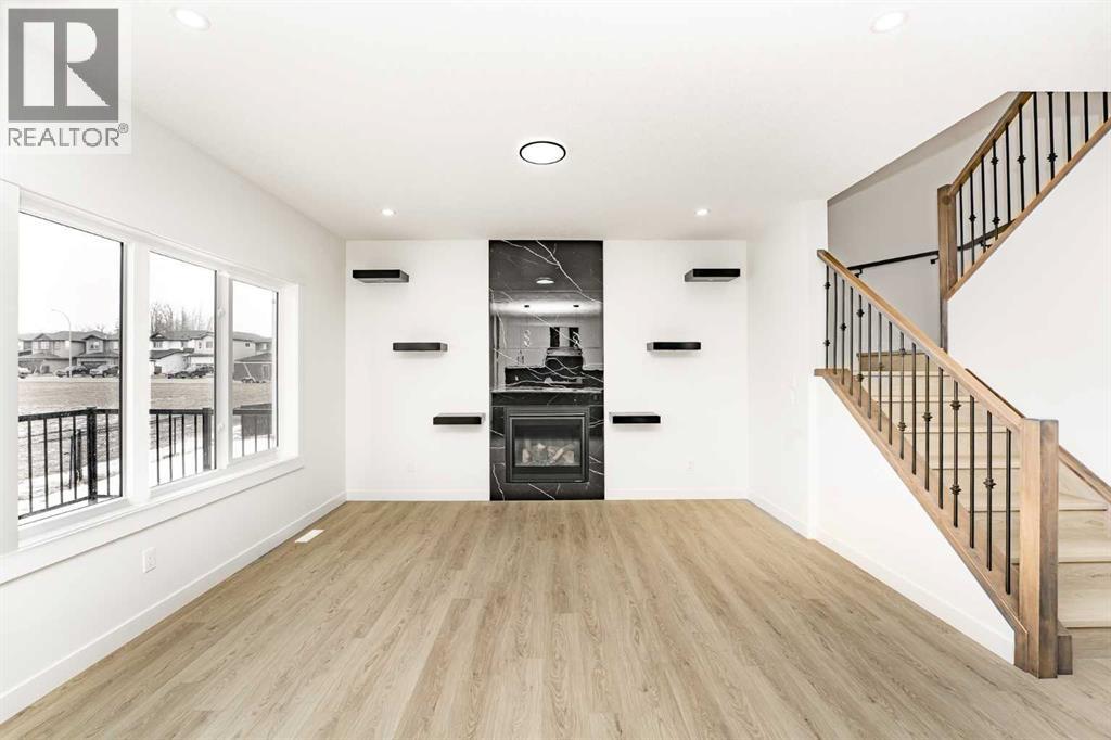 182 LAKEWOOD CRESCENT - 9