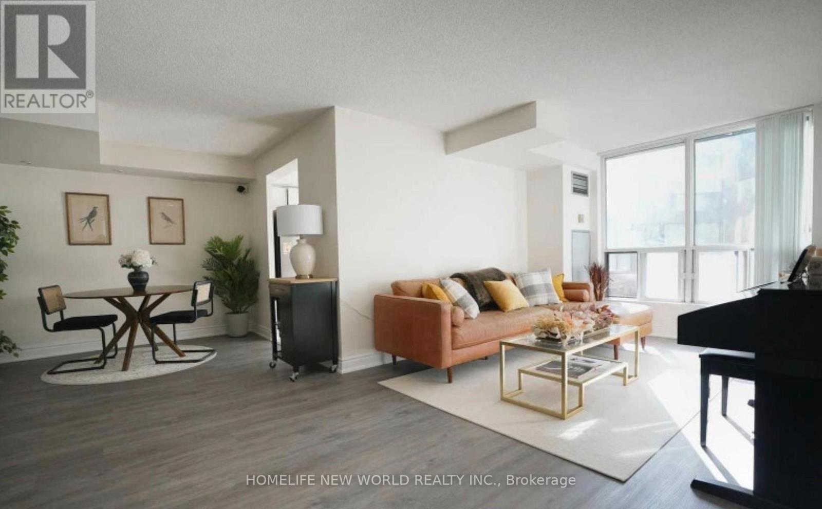 203 - 24 WELLESLEY STREET W