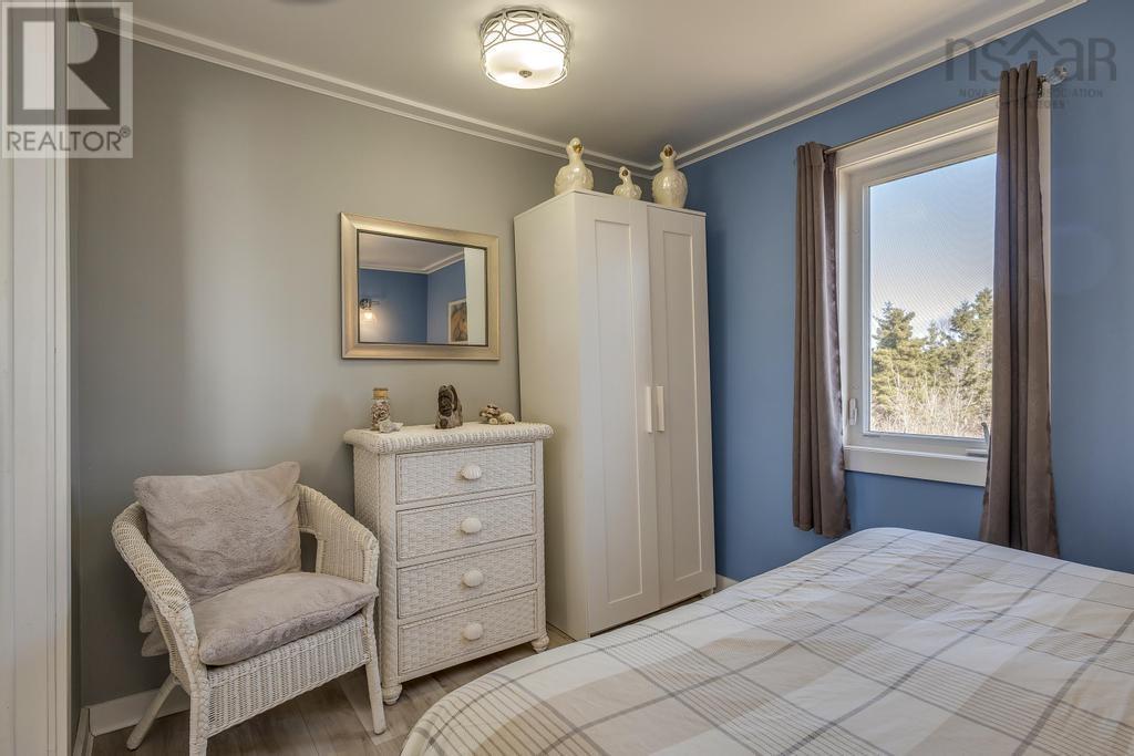 19194 HIGHWAY 7 - 18