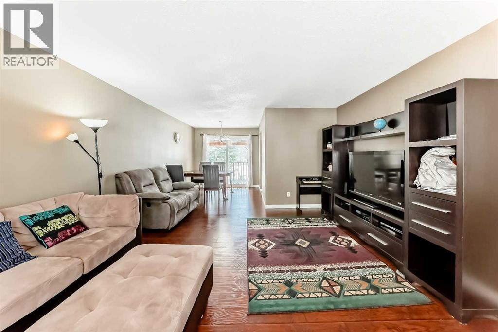 271 DALHURST WAY NW - 6