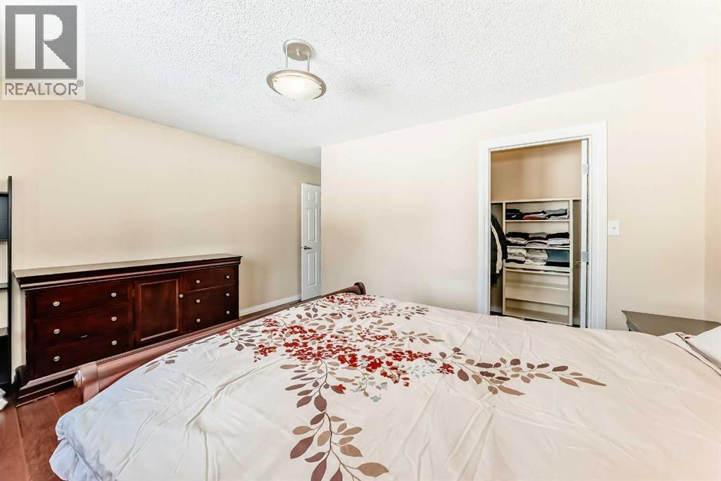 271 DALHURST WAY NW - 23