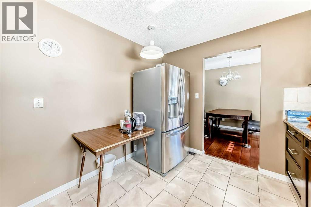 271 DALHURST WAY NW - 16