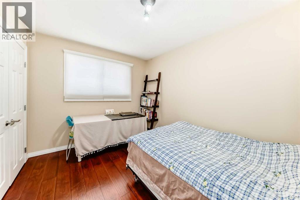 271 DALHURST WAY NW - 30