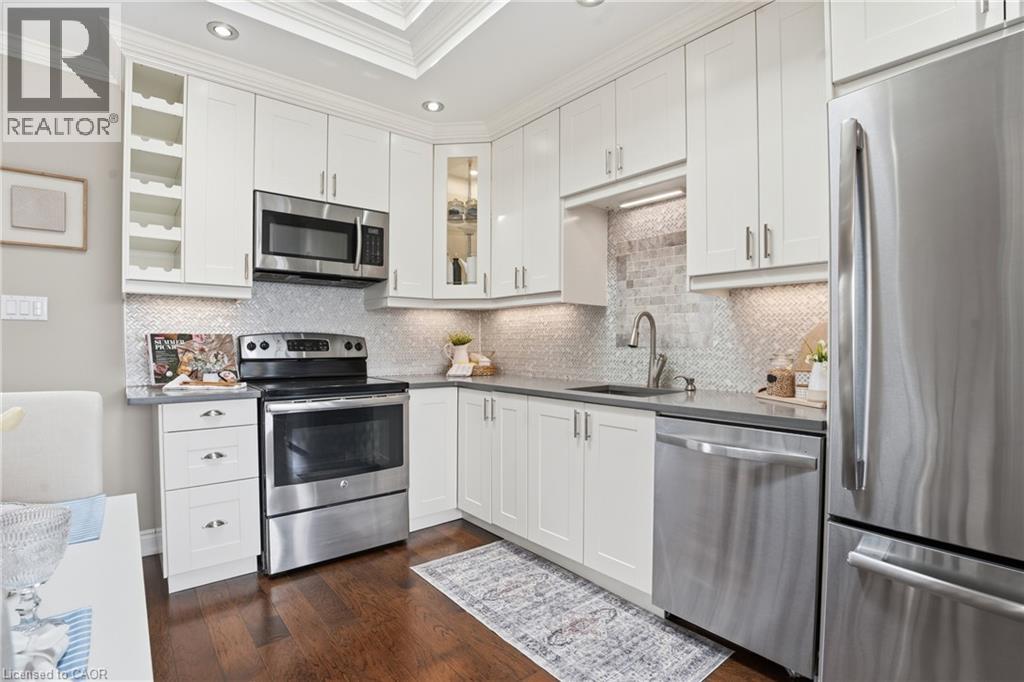 208 EAST 44TH Street, Hamilton, Ontario L8T3H6 - Photo 3