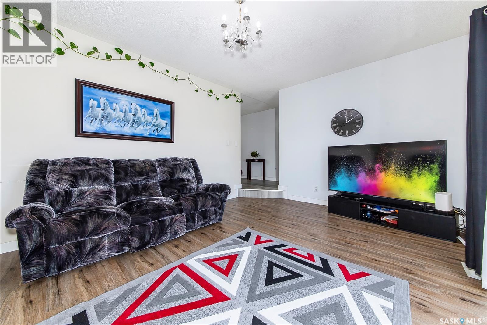 639 REDBERRY ROAD - 10