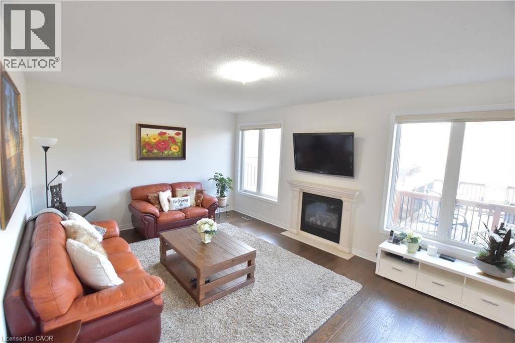 512 TERRINGTON Crescent, Kitchener, Ontario N2P0B9 - Photo 5