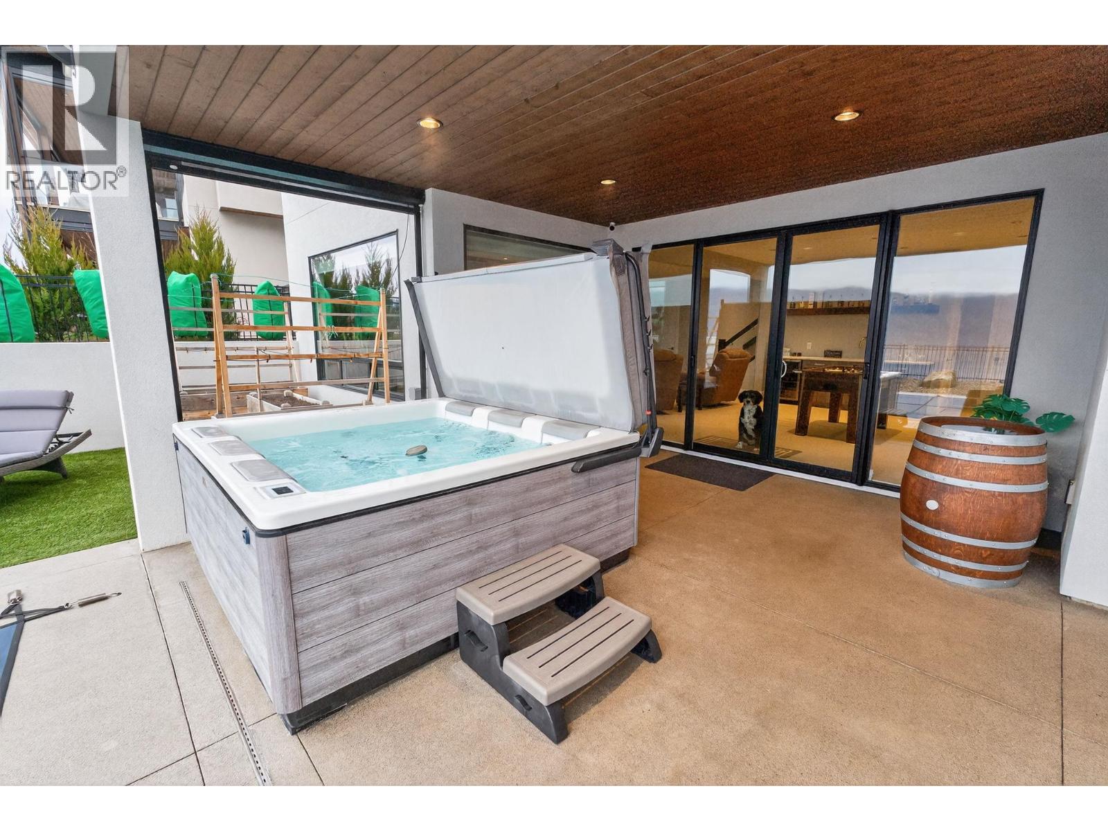 9882 BEACON HILL DRIVE - 68