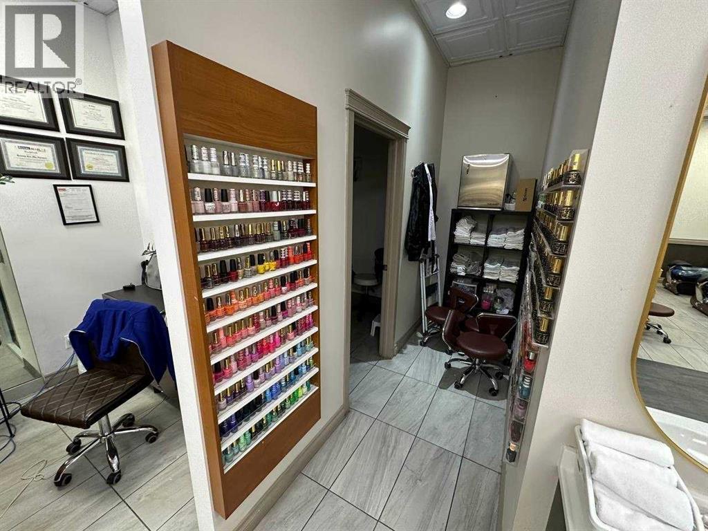 Business for Sale in    Avenue NW Hounsfield Heights/Briar Hill Calgary 