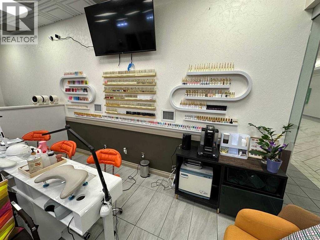 Business for Sale in    Avenue NW Hounsfield Heights/Briar Hill Calgary 