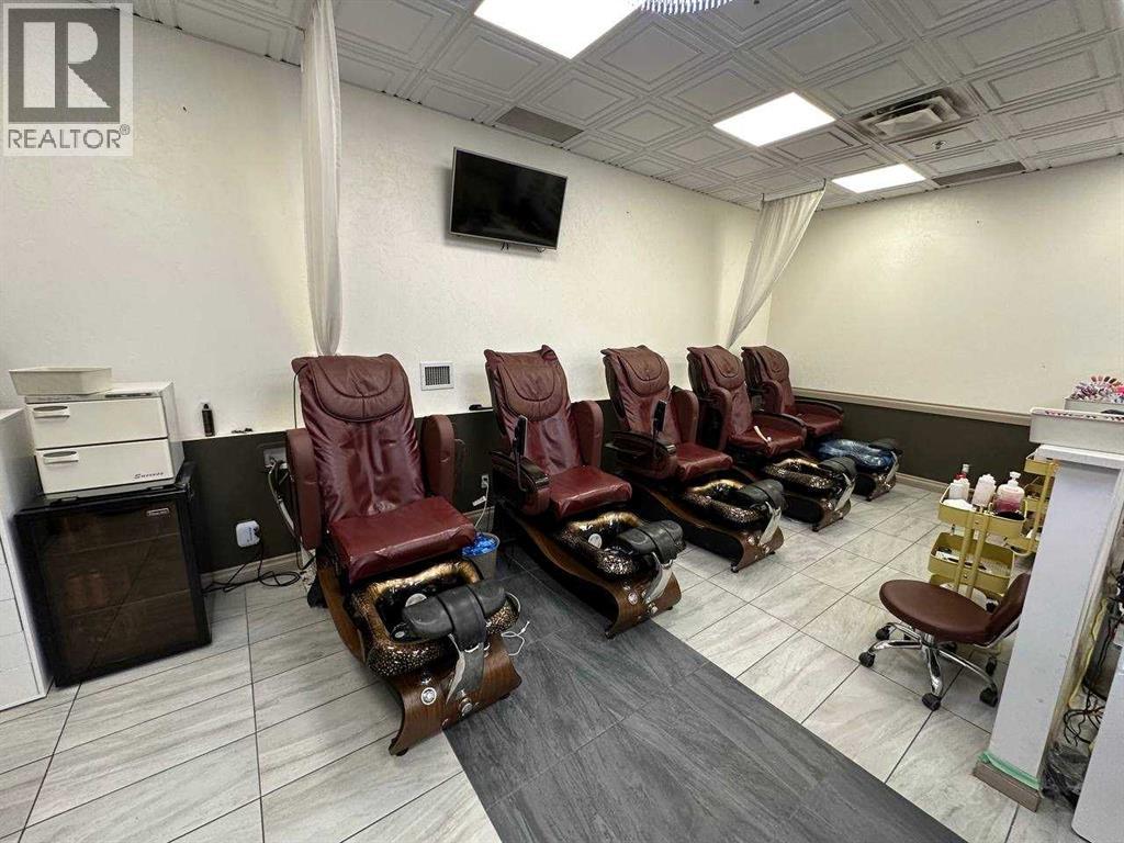 Business for Sale in    Avenue NW Hounsfield Heights/Briar Hill Calgary 