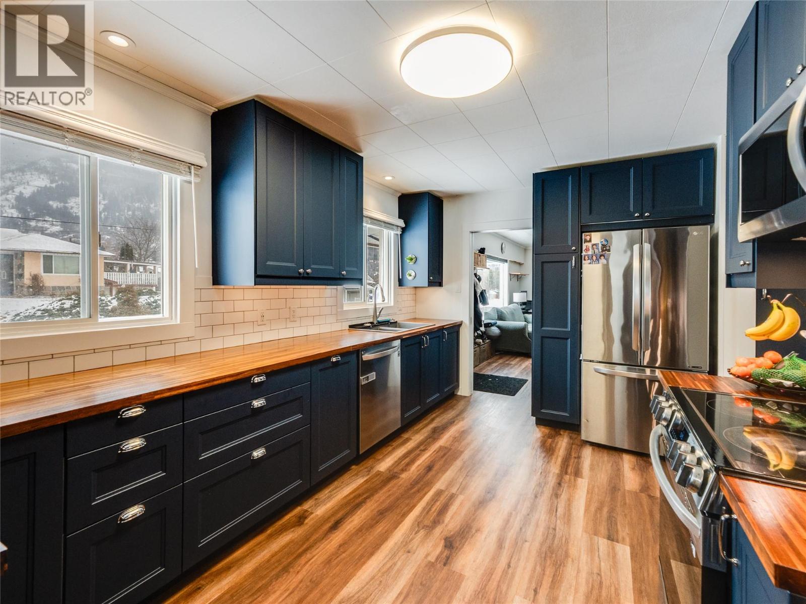 601 6th Avenue - 10