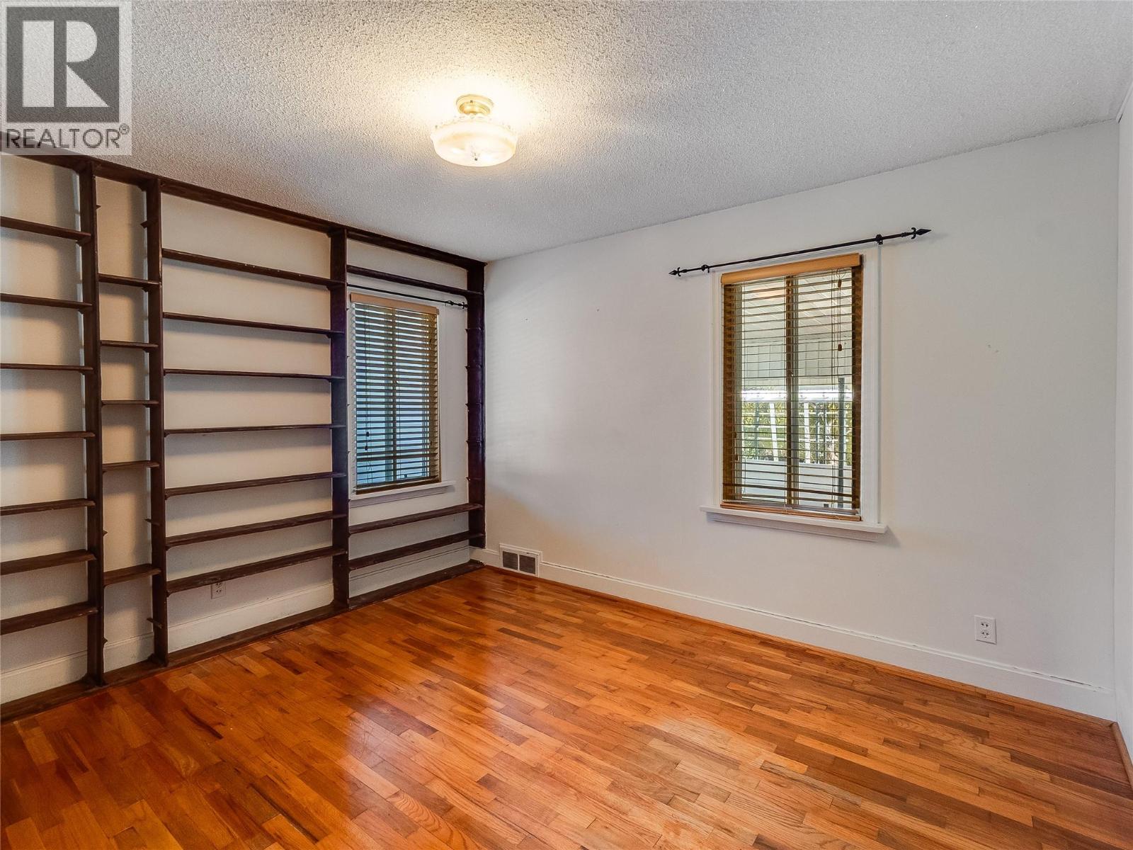 101 10th Avenue - 26