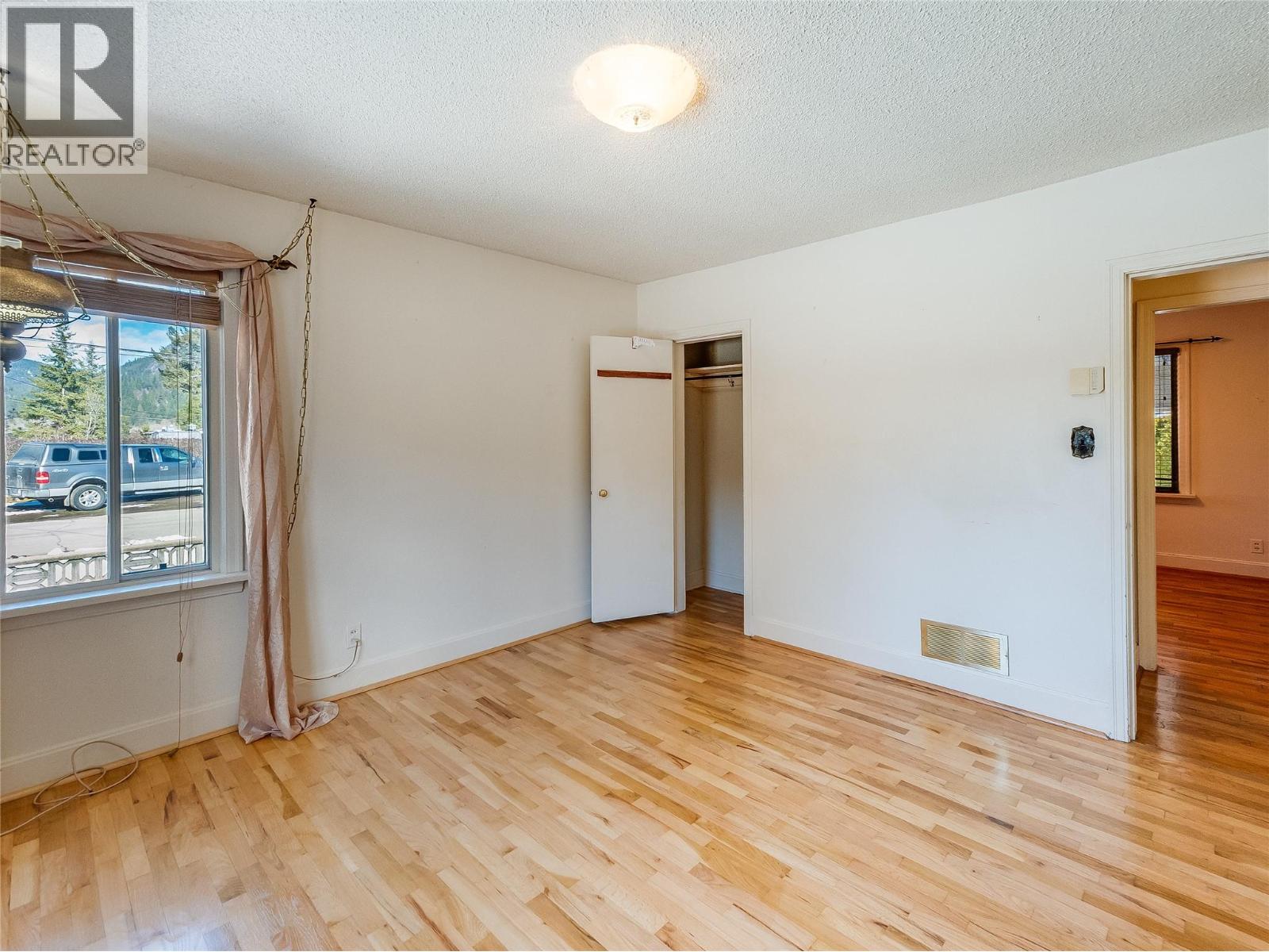 101 10th Avenue - 31