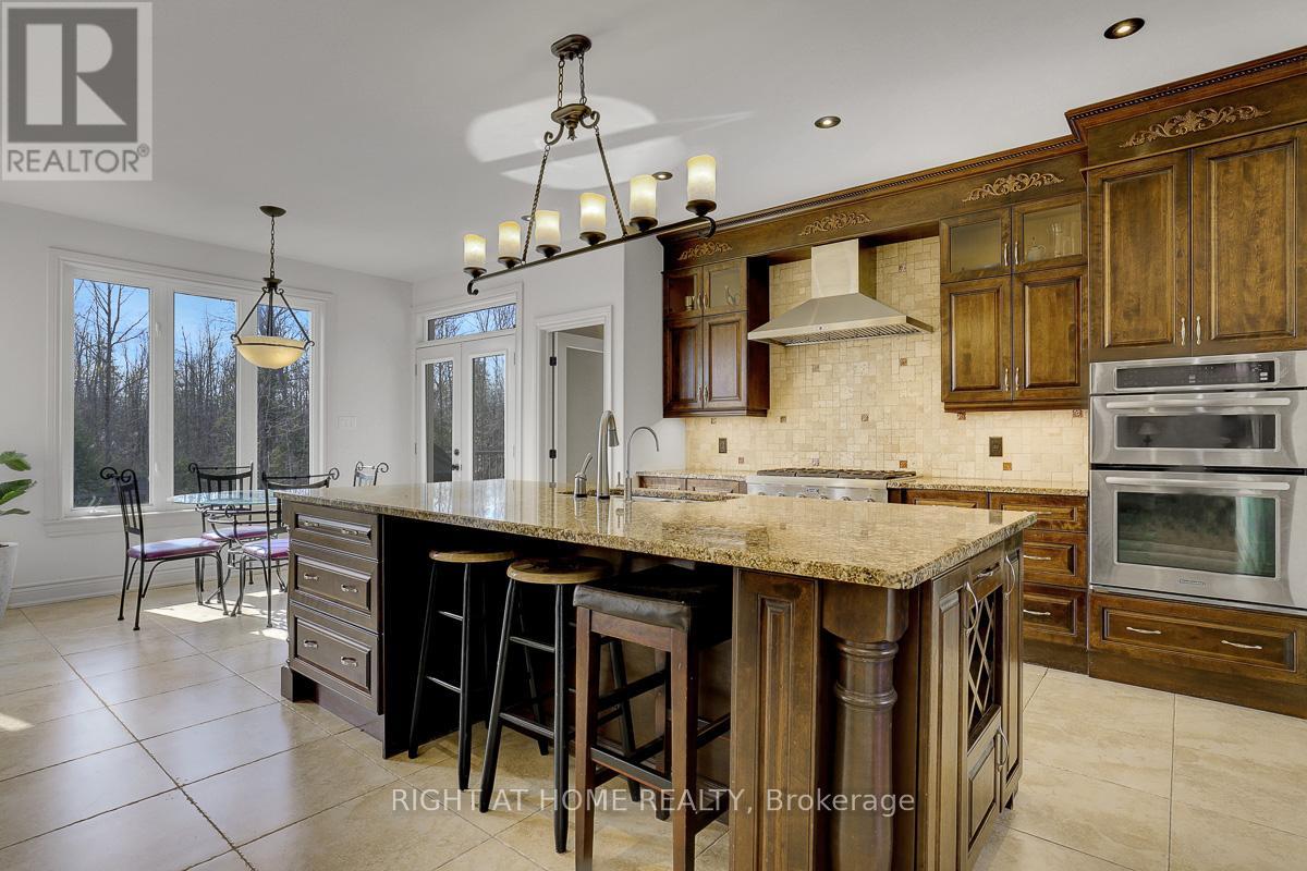 8660 FLEWELLYN ROAD - 11