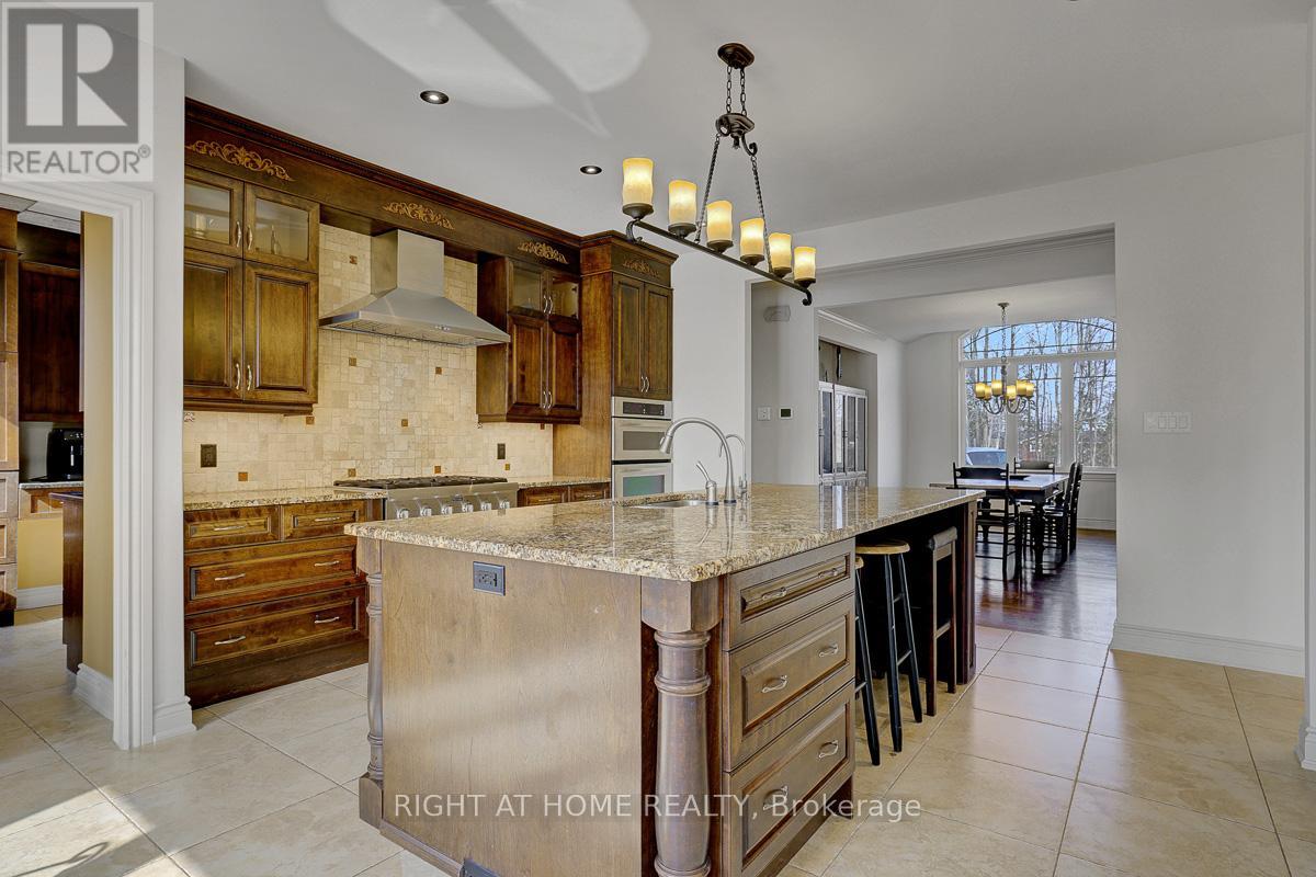 8660 FLEWELLYN ROAD - 15