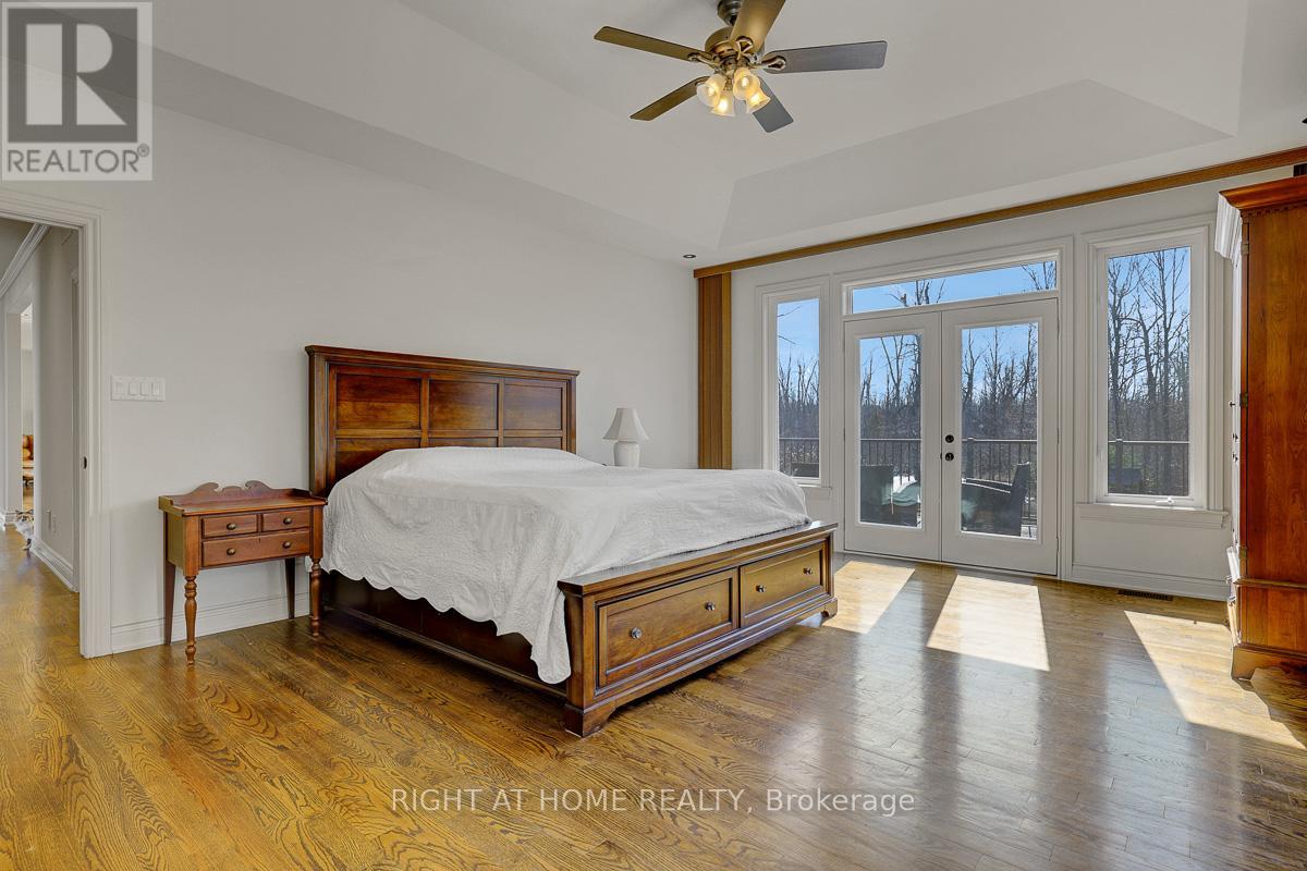 8660 FLEWELLYN ROAD - 20