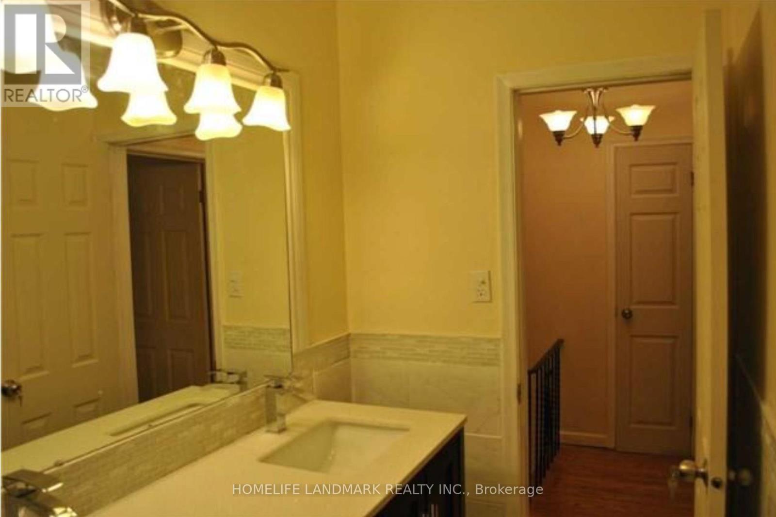 28 ROYWOOD DRIVE - 11