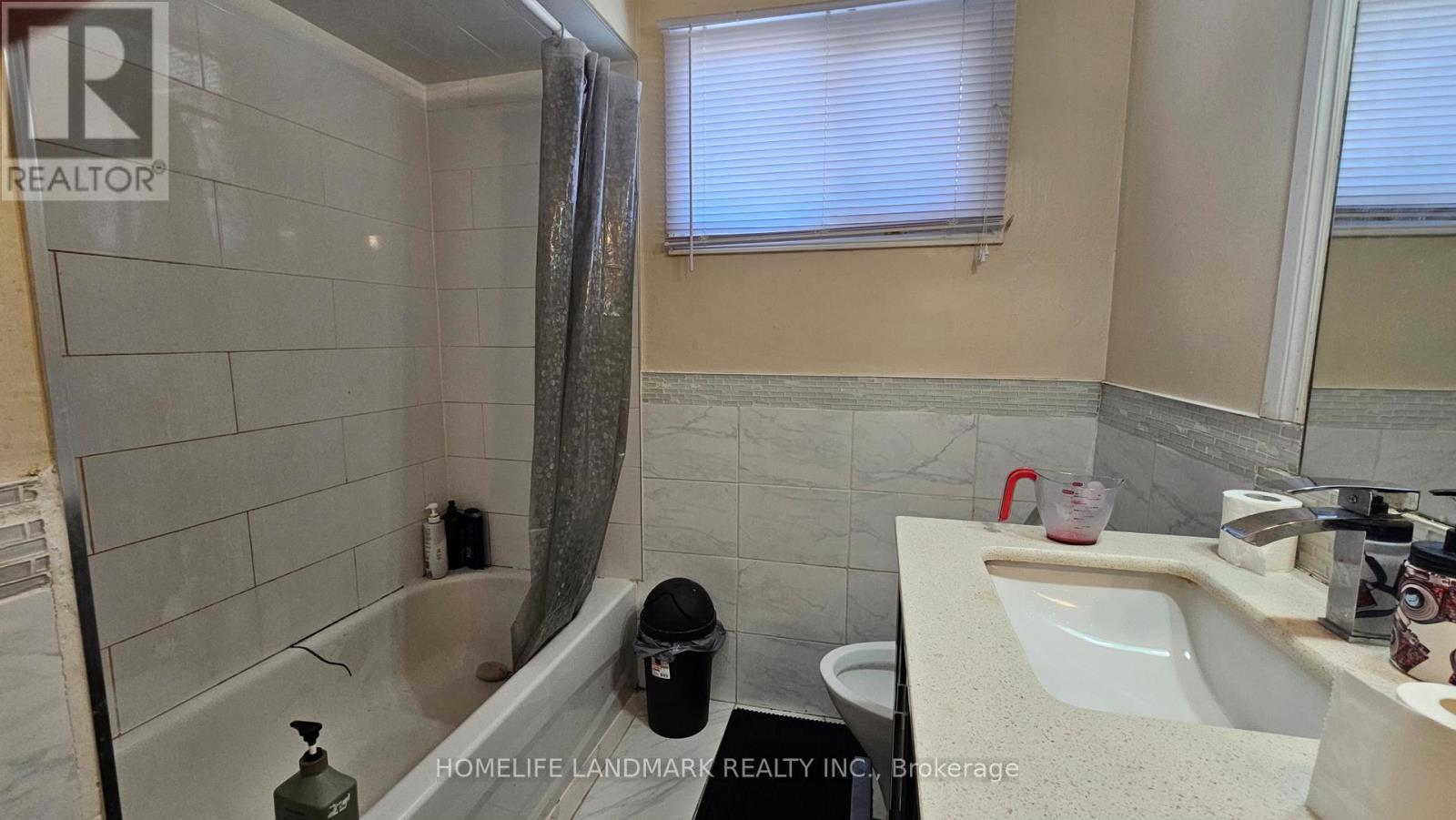 28 ROYWOOD DRIVE - 28