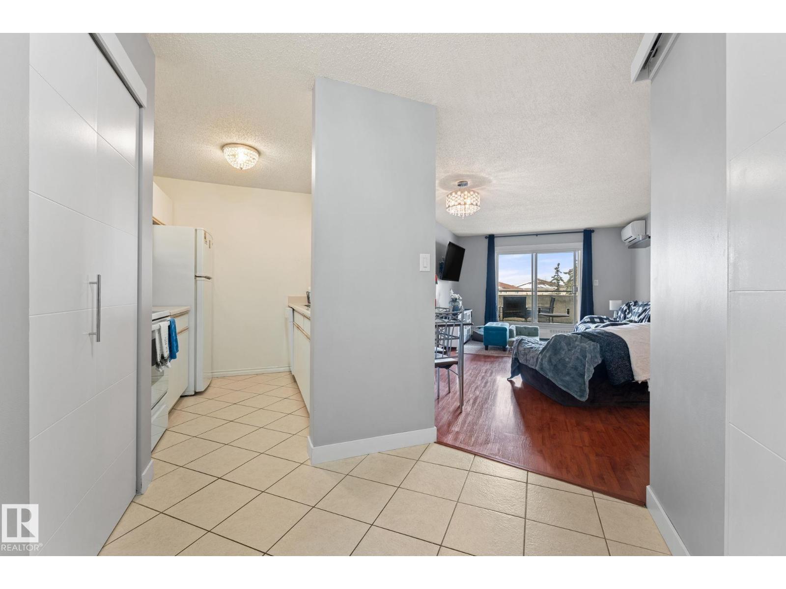 #208 6710 158 AV NW, Edmonton