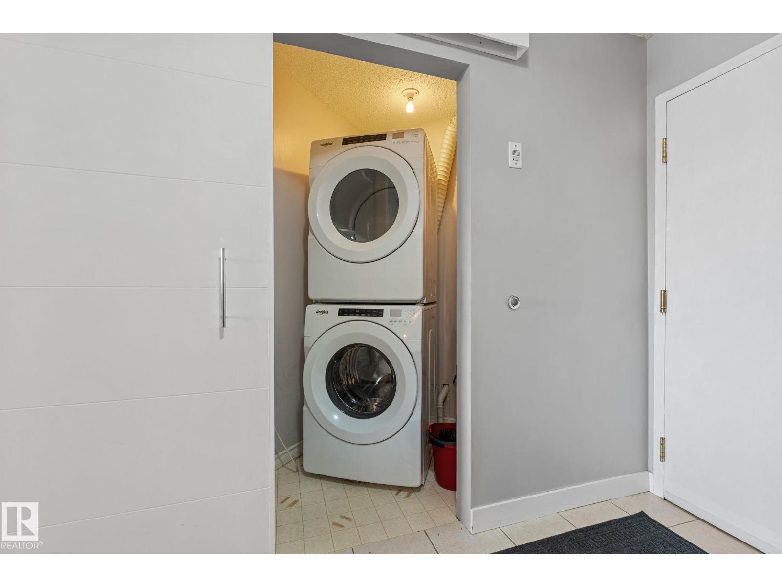 #208 6710 158 AV NW, Edmonton