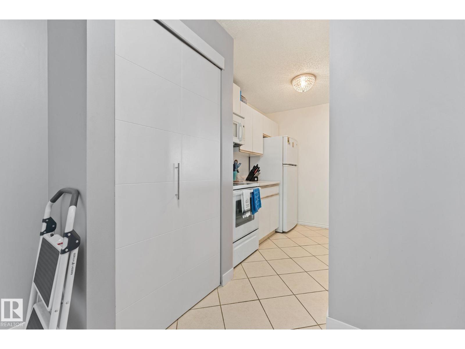 #208 6710 158 AV NW, Edmonton