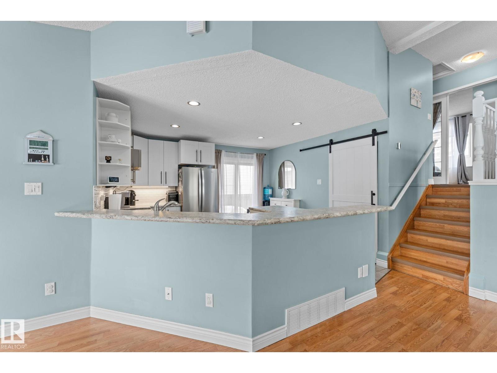 7252 152C AV NW, Edmonton