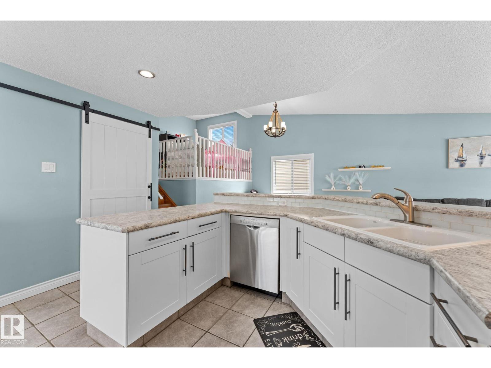 7252 152C AV NW, Edmonton