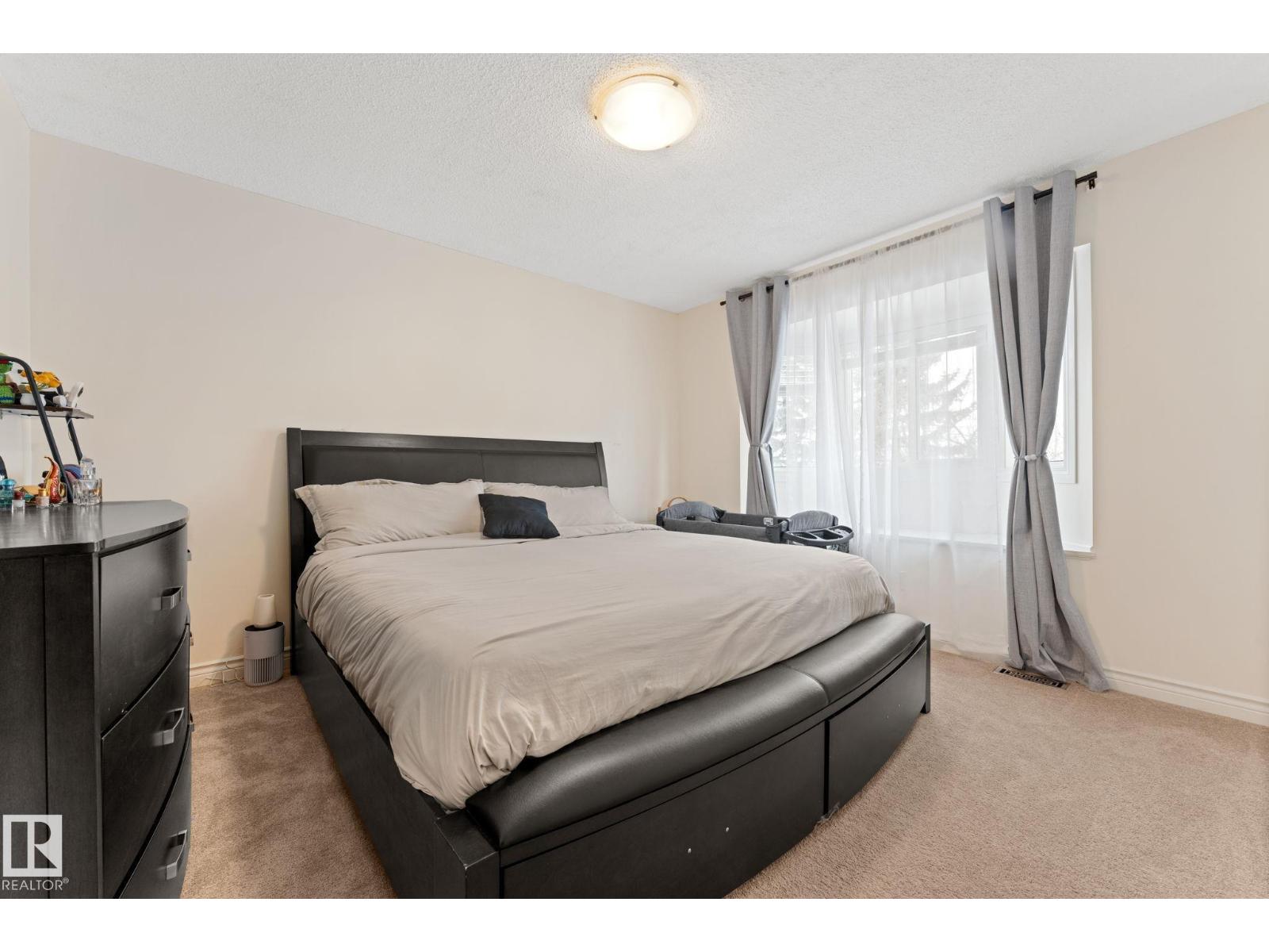 7252 152C AV NW, Edmonton