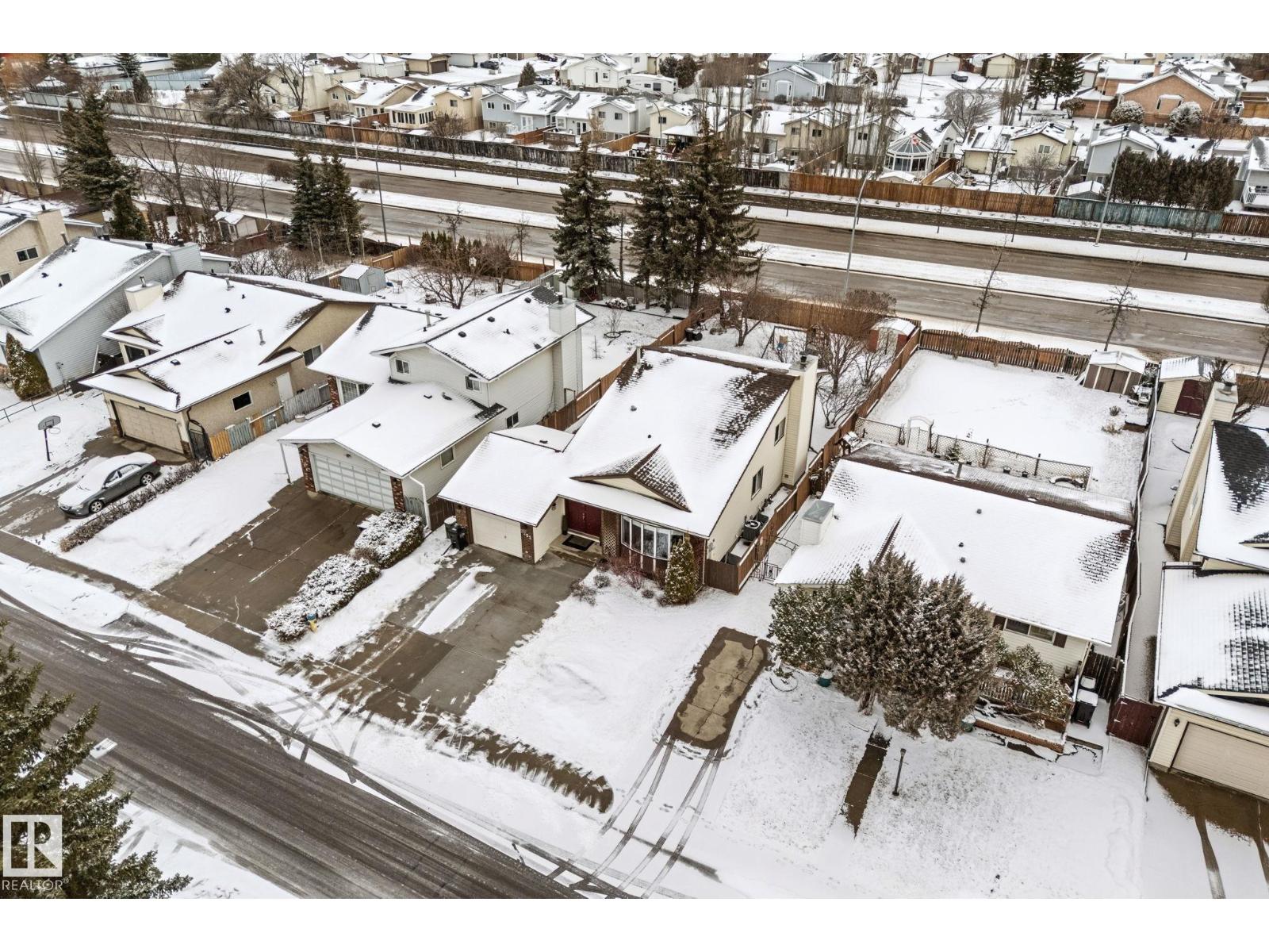 7252 152C AV NW, Edmonton