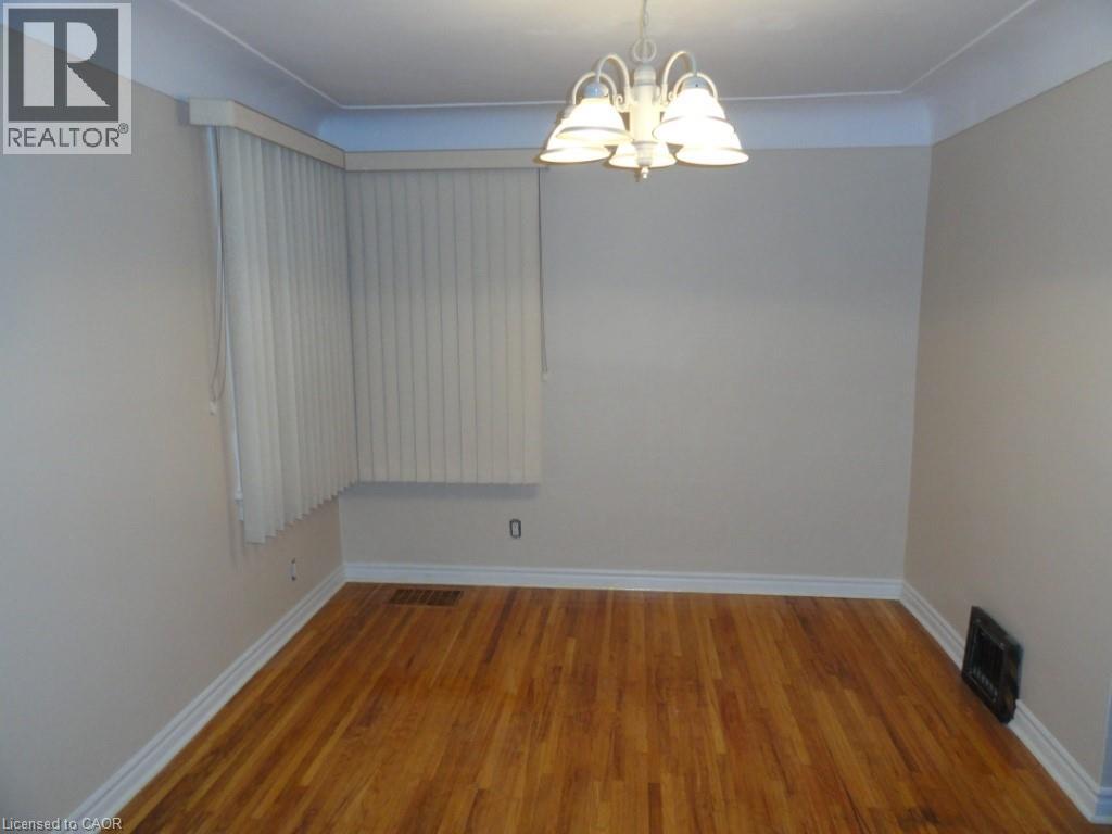 21 WEST Street, Dundas, Ontario, L9H1J4 — Photo 2