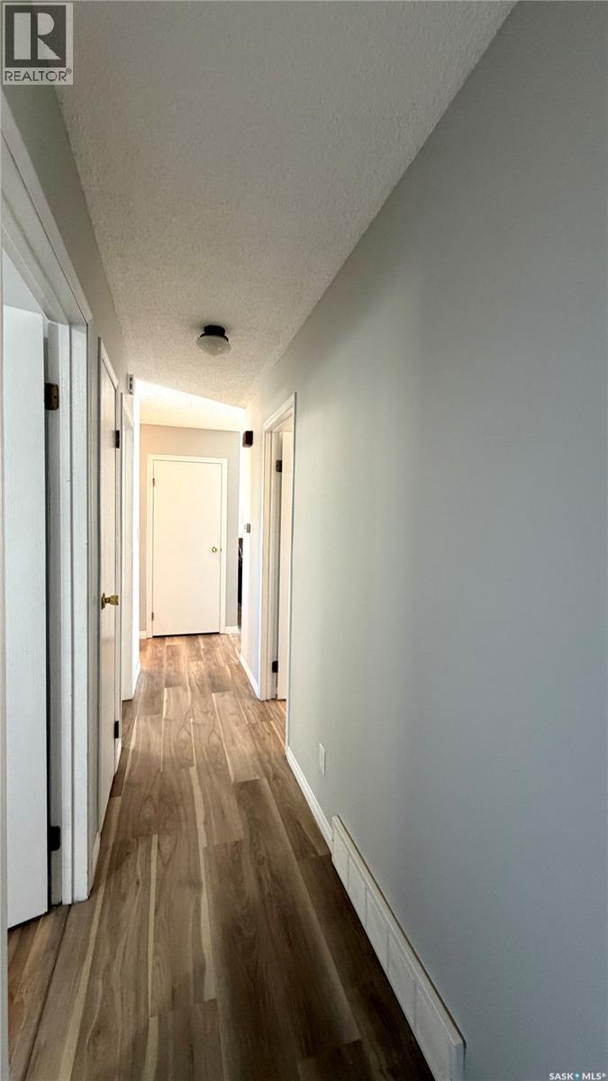 102 GOVERNMENT ROAD - 23