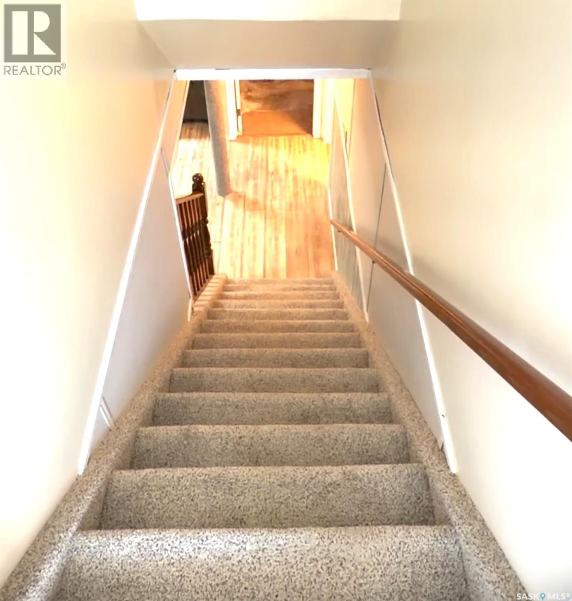 102 GOVERNMENT ROAD - 32