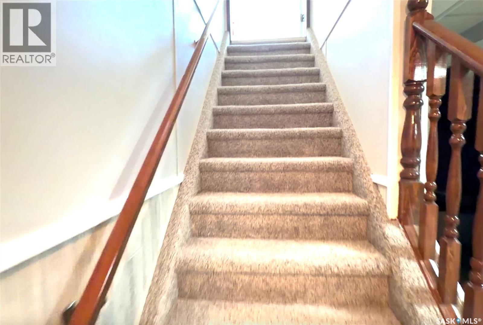 102 GOVERNMENT ROAD - 44