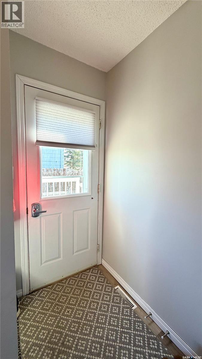 102 GOVERNMENT ROAD - 46